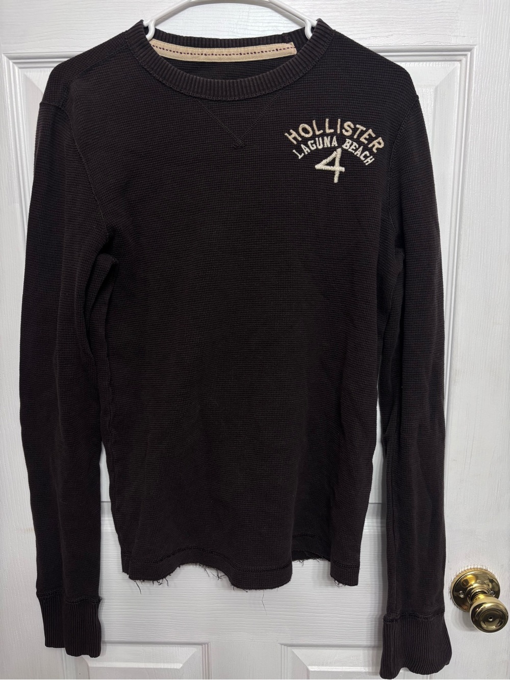 Hollister Men’s Dark Brown Waffle Knit Crew Sweatshirt